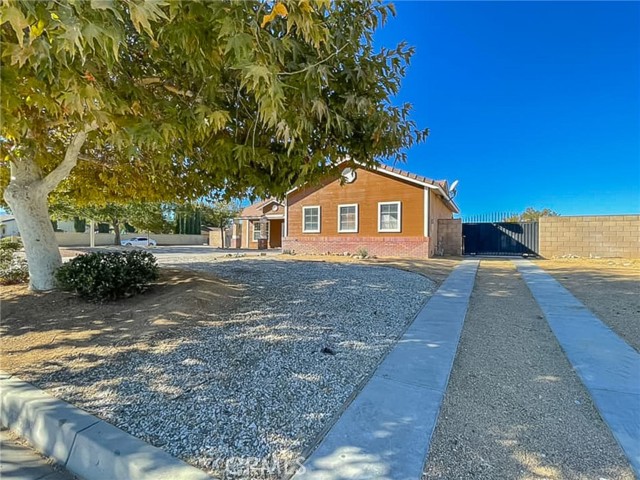 Detail Gallery Image 4 of 45 For 43309 45th St, Lancaster,  CA 93536 - 6 Beds | 2 Baths