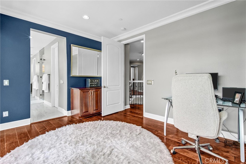 https://media.crmls.org/medias/7e046c02-ea8b-451f-b104-990ac32d27e2.jpg?preset=X-Large