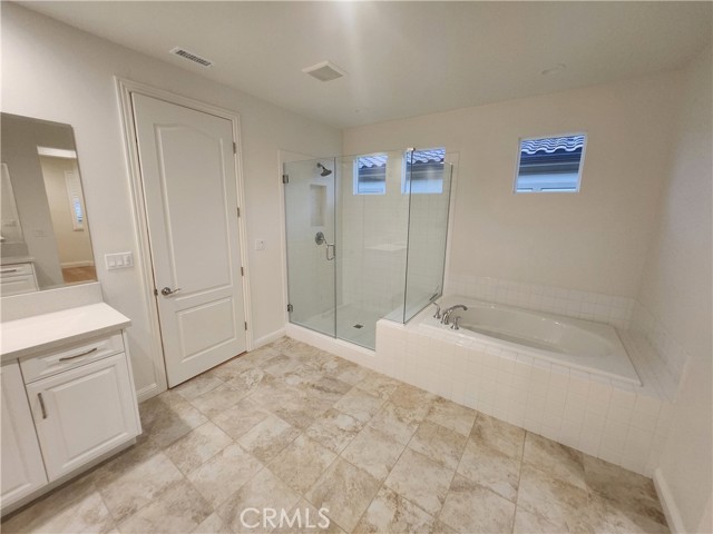 Detail Gallery Image 8 of 30 For 20717 Pine Cone Cir, Porter Ranch,  CA 91326 - 5 Beds | 4 Baths