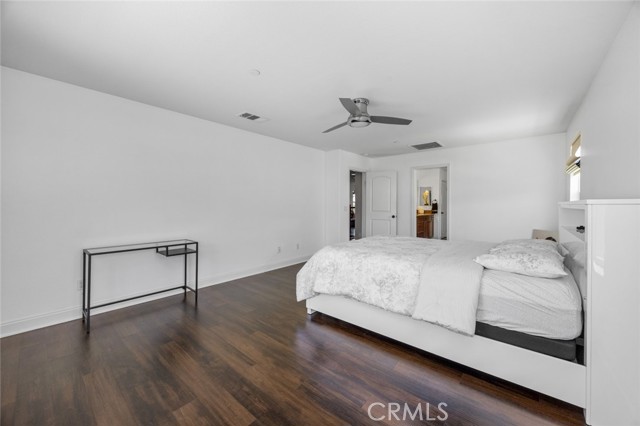 Detail Gallery Image 12 of 23 For 25589 Foxglove, Corona,  CA 92883 - 5 Beds | 3 Baths