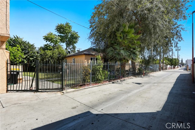 Detail Gallery Image 15 of 15 For 3519 E 60th, Huntington Park,  CA 90255 - – Beds | – Baths