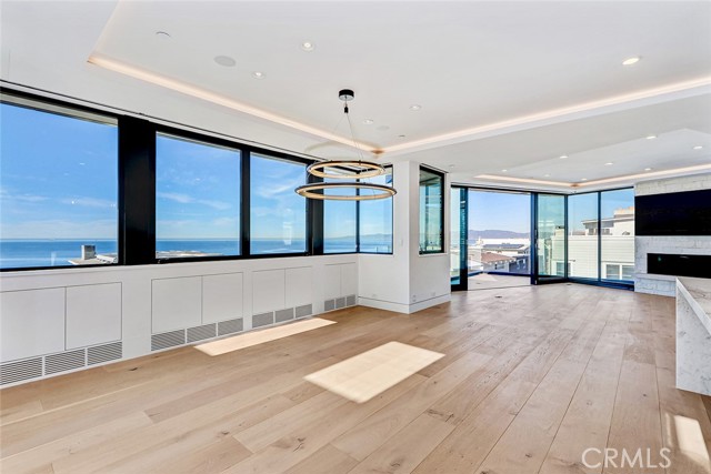 Detail Gallery Image 9 of 47 For 2016 Ocean, Manhattan Beach,  CA 90266 - 5 Beds | 5/2 Baths