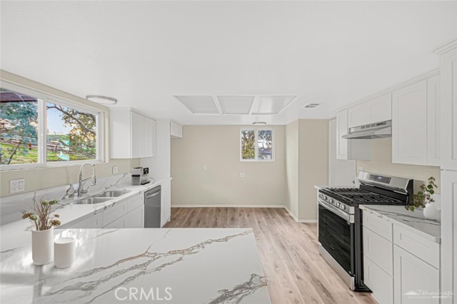 Detail Gallery Image 6 of 34 For 30617 Buckskin, Tehachapi,  CA 93561 - 4 Beds | 3 Baths