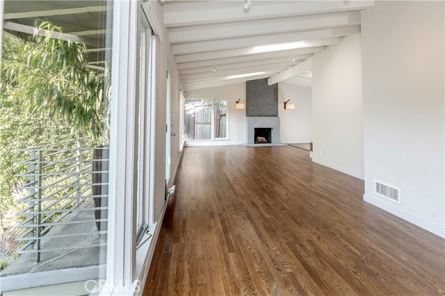 Detail Gallery Image 12 of 54 For 2412 Canyon Oak Dr, Los Angeles,  CA 90068 - 3 Beds | 2 Baths