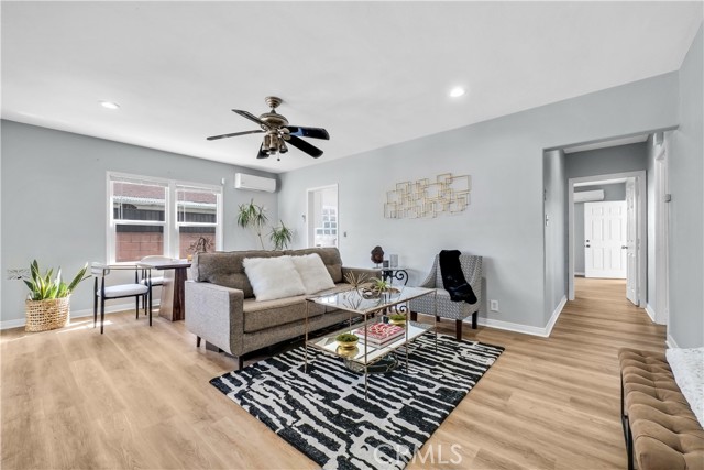 Detail Gallery Image 5 of 28 For 462 W Orange Grove, Pomona,  CA 91768 - 3 Beds | 2 Baths