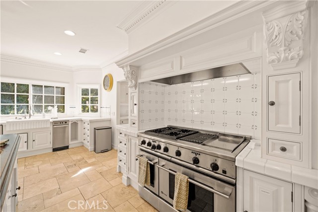 Detail Gallery Image 13 of 71 For 1161 N Coyote, Orange,  CA 92869 - 5 Beds | 5/1 Baths