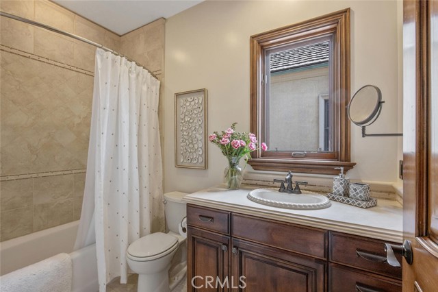 25769 Oak Leaf Court, Valencia CA: https://media.crmls.org/medias/7e08b411-b4eb-4401-ba14-7d131750c058.jpg