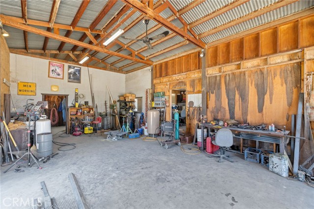 4333 Highway 33, New Cuyama CA: https://media.crmls.org/medias/7e092091-44cf-40c1-953a-6f2f3ee66f89.jpg