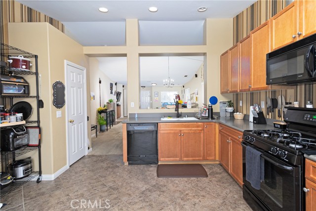 Detail Gallery Image 12 of 28 For 10990 Windcrest, Adelanto,  CA 92301 - 3 Beds | 2 Baths