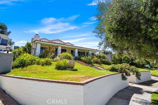 525 Bob Hope Drive, Burbank CA: https://media.crmls.org/medias/7e09e67c-30e1-4dad-a053-8c72294da667.jpg