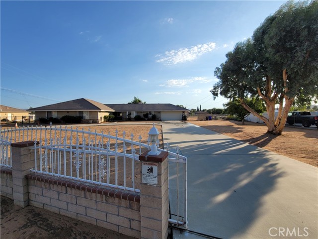 21291 Ramona Avenue, Apple Valley CA: https://media.crmls.org/medias/7e0a3f6c-ff2e-4e2f-8667-93d9247df9f8.jpg