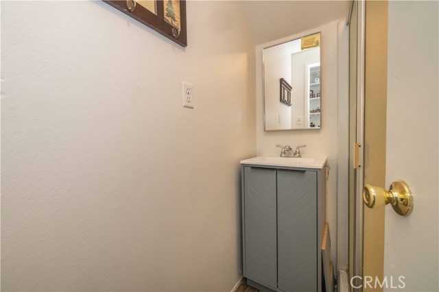 Detail Gallery Image 16 of 27 For 568 Wren, Big Bear Lake,  CA 92315 - 2 Beds | 1 Baths
