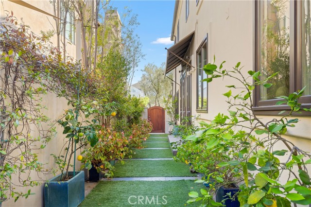 Detail Gallery Image 11 of 25 For 319 Orchid, Corona Del Mar,  CA 92625 - 4 Beds | 3/1 Baths