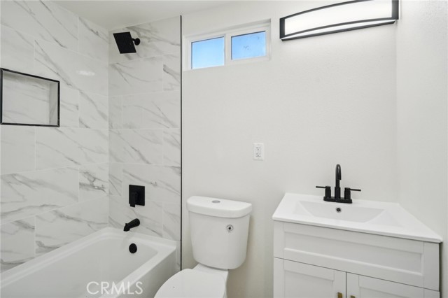 Detail Gallery Image 11 of 20 For 13451 Concord Ave, Corona,  CA 92879 - 4 Beds | 2/1 Baths