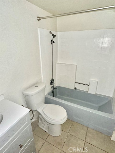 Detail Gallery Image 12 of 18 For 1052 S Mariposa Ave #105,  Los Angeles,  CA 90006 - 2 Beds | 2 Baths