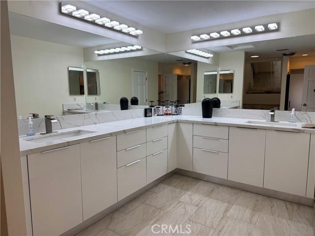 Detail Gallery Image 14 of 17 For 26650 Silverleaf Ln, Hemet,  CA 92544 - 4 Beds | 3 Baths