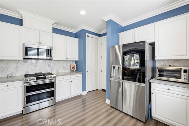 Detail Gallery Image 24 of 42 For 19890 Holly Drive, Saugus,  CA 91350 - 3 Beds | 3 Baths