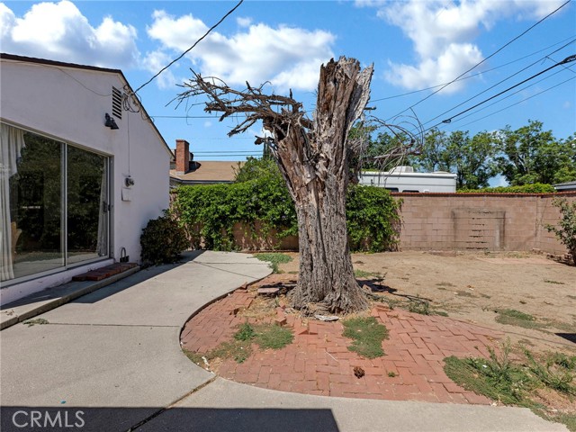 18725 Covello Street, Reseda CA: https://media.crmls.org/medias/7e0dd929-7f07-4047-9781-452328d8896a.jpg