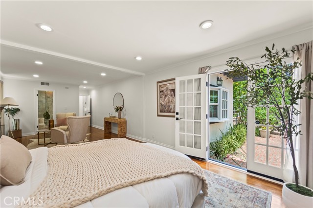 Detail Gallery Image 21 of 43 For 4428 Saugus Ave, Sherman Oaks,  CA 91403 - 4 Beds | 4 Baths