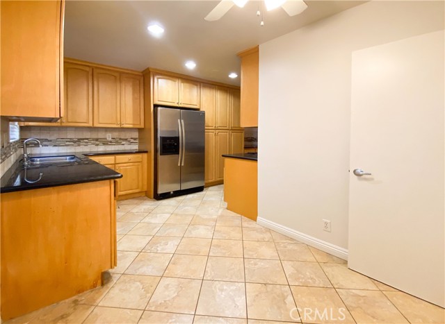 908 15th Street, Santa Monica CA: https://media.crmls.org/medias/7e0f10ea-64e7-4249-b1cf-aa472728a7ef.jpg