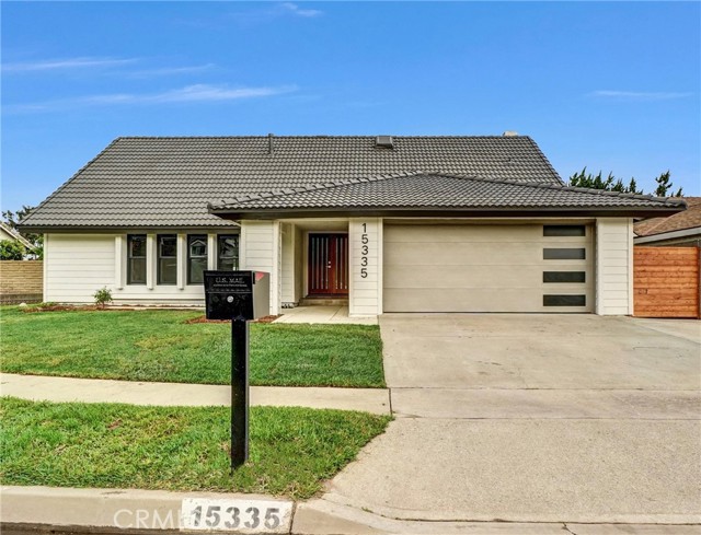 Detail Gallery Image 3 of 33 For 15335 Seine, Irvine,  CA 92604 - 6 Beds | 4 Baths