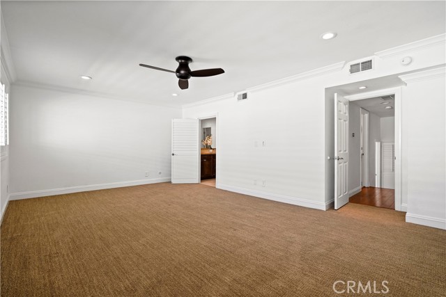 Detail Gallery Image 18 of 28 For 18409 Collins Street #D,  Tarzana,  CA 91356 - 2 Beds | 2/1 Baths