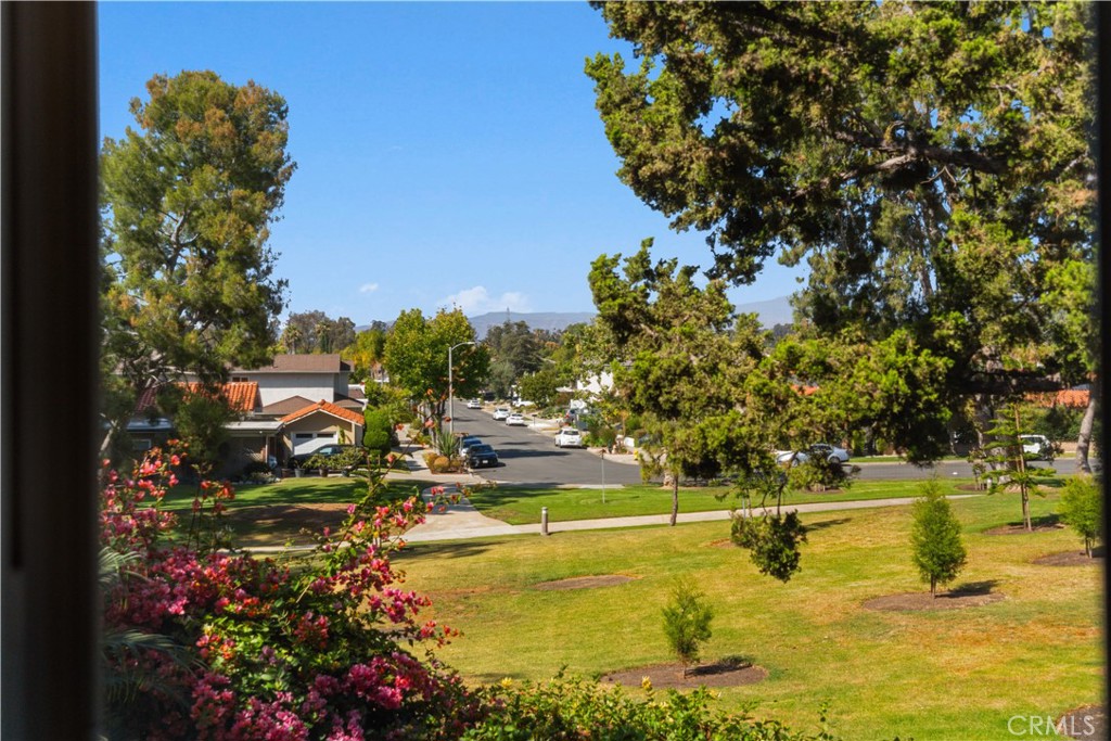https://media.crmls.org/medias/7e0ff9c0-e228-4b4a-ad21-25c169a4dee5.jpg?preset=X-Large