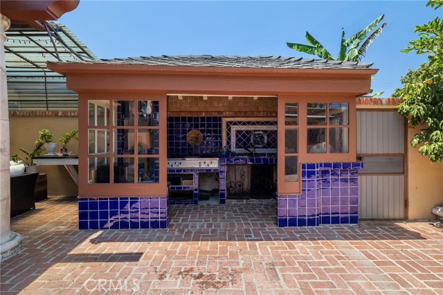 1729 W 51st Place, Los Angeles CA: https://media.crmls.org/medias/7e102786-6f07-4163-a3ef-2d25f0fb855f.jpg