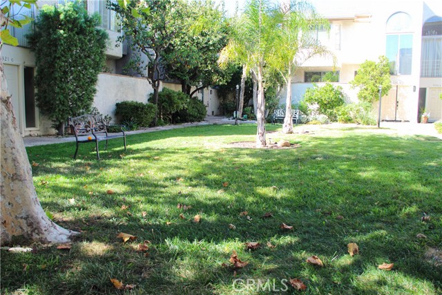 5317 Coldwater Canyon Avenue, D photo 13