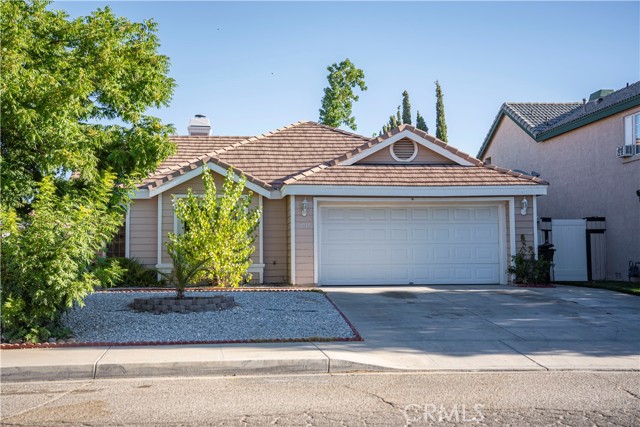 Detail Gallery Image 1 of 29 For 15512 Ventura Ln, Victorville,  CA 92394 - 3 Beds | 2 Baths