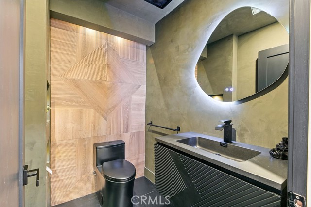 Detail Gallery Image 12 of 75 For 22269 Avenue San Luis, Woodland Hills,  CA 91364 - 5 Beds | 5/1 Baths