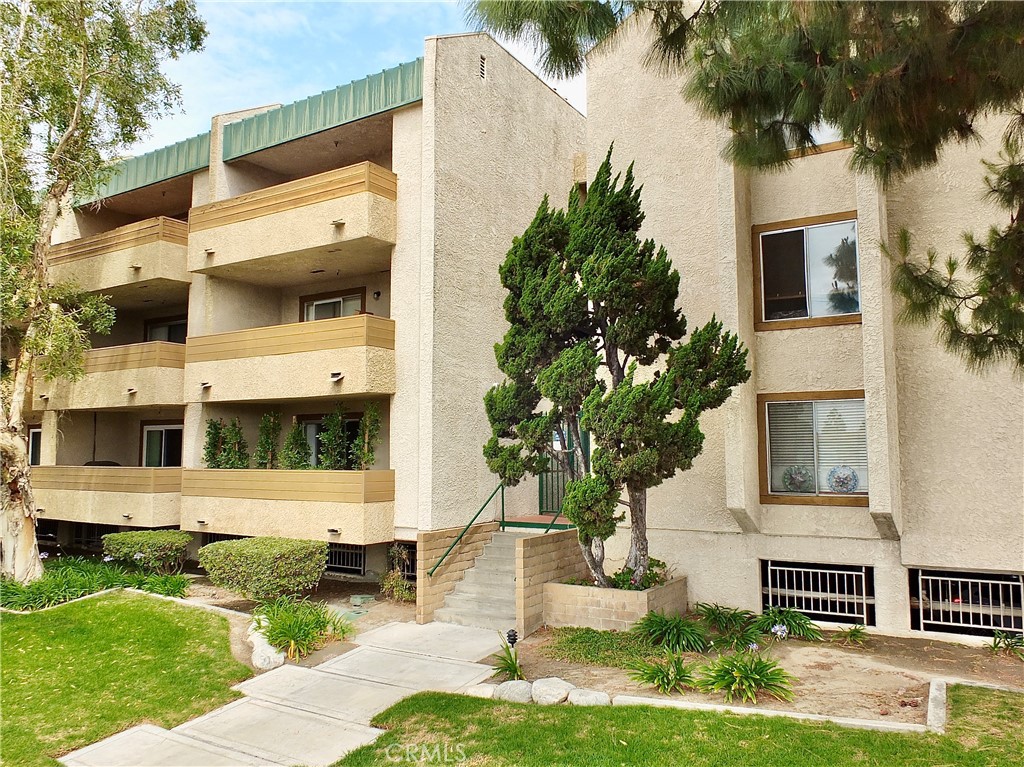 12121 Centralia Street #206