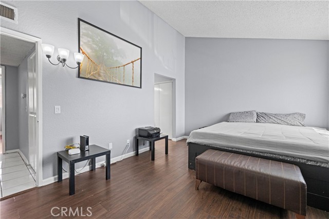 Detail Gallery Image 14 of 31 For 9158 Van Nuys Bld #8,  Panorama City,  CA 91402 - 2 Beds | 3 Baths