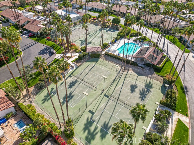 106 Estrella Street, Rancho Mirage CA: https://media.crmls.org/medias/7e1330e7-d150-4425-b3bf-8a4569ad3bba.jpg