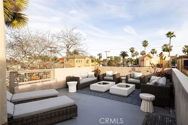 Detail Gallery Image 38 of 52 For 428 7th, Huntington Beach,  CA 92648 - 3 Beds | 3/1 Baths