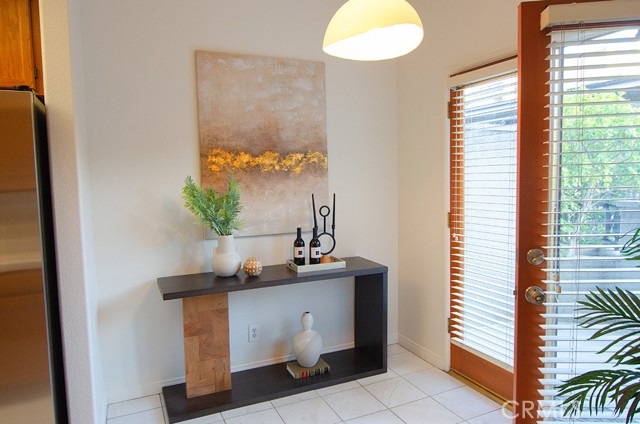 Detail Gallery Image 15 of 35 For 240 S Mentor #2,  Pasadena,  CA 91106 - 2 Beds | 2/1 Baths