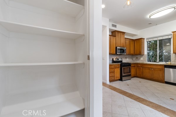 Detail Gallery Image 13 of 34 For 14535 Margate St #15,  Sherman Oaks,  CA 91411 - 3 Beds | 2/1 Baths