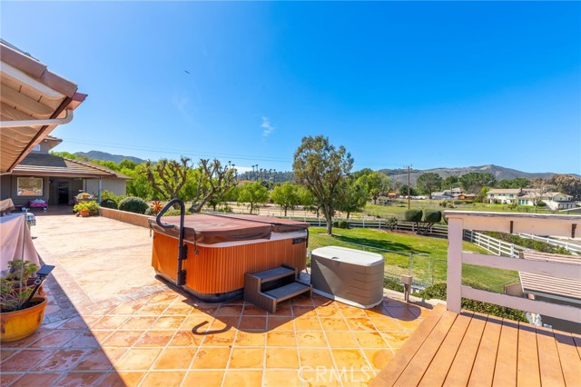 43991 John Warner Road, Temecula CA: https://media.crmls.org/medias/7e163097-6694-4ae9-aa3f-352e73179f79.jpg