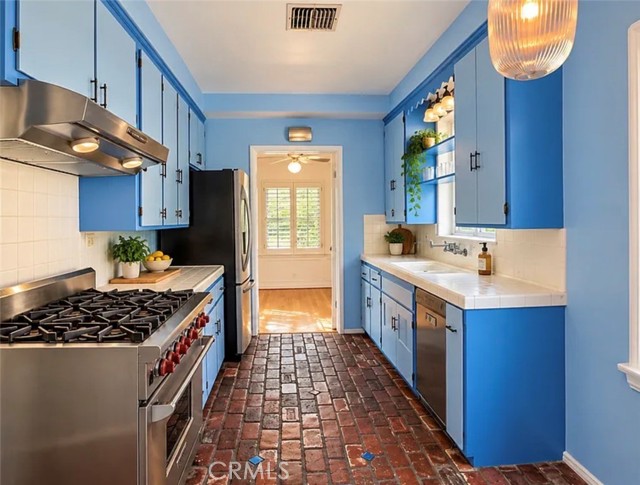 6548 Colbath photo 9