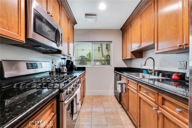 Detail Gallery Image 20 of 26 For 14934 Dickens St #4,  Sherman Oaks,  CA 91403 - 1 Beds | 1 Baths