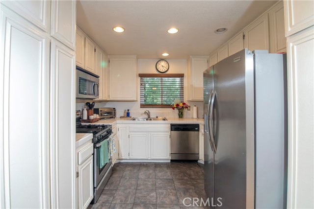 Detail Gallery Image 24 of 42 For 20807 Roscoe Bld #12,  Winnetka,  CA 91306 - 3 Beds | 2/1 Baths