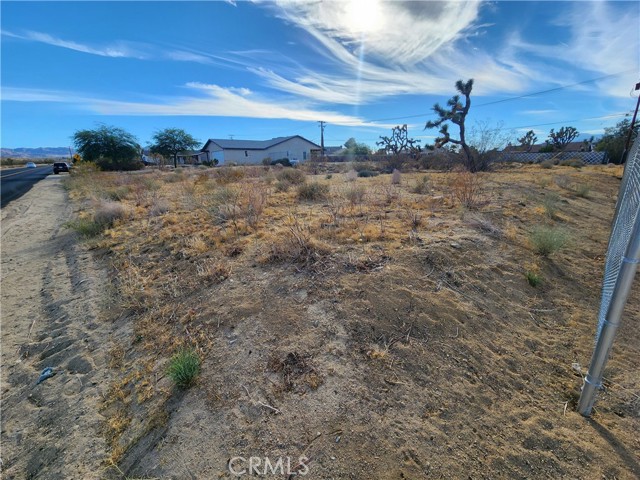Detail Gallery Image 7 of 18 For 7022 Avalon Ave, Yucca Valley,  CA 92284 - – Beds | – Baths
