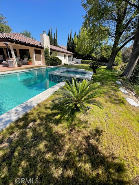 16772 Knollwood Drive, Granada Hills CA: https://media.crmls.org/medias/7e17b23e-98aa-4420-af3c-7ab755d3430b.jpg