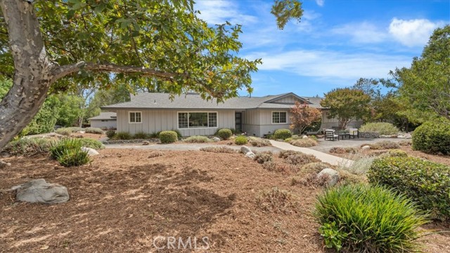938 E Pomello DR