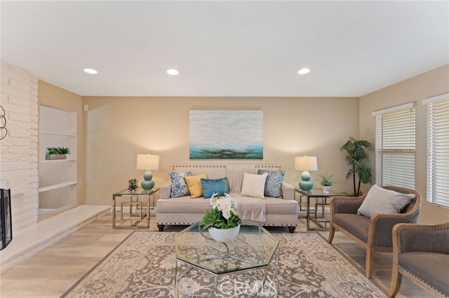 Detail Gallery Image 4 of 57 For 21 Queens Wreath, Irvine,  CA 92612 - 4 Beds | 2/1 Baths