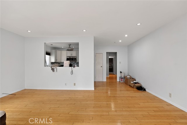 Detail Gallery Image 3 of 30 For 21 Alamitos, Long Beach,  CA 90802 - 2 Beds | 2 Baths