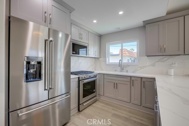 627 7th Street, Huntington Beach CA: https://media.crmls.org/medias/7e197109-240b-428a-b404-02a4f96dc9bc.jpg