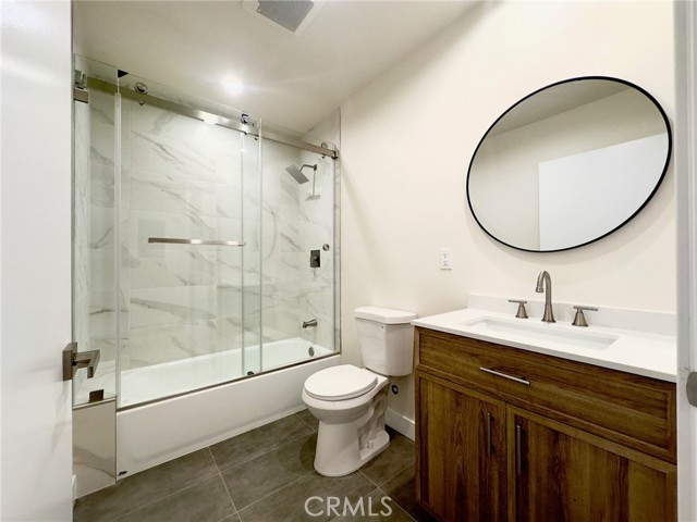 Detail Gallery Image 8 of 14 For 15950 Cohasset St, Van Nuys,  CA 91406 - 3 Beds | 2/1 Baths