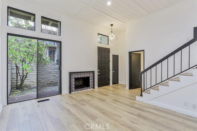 23467 Park Sorrento, Calabasas CA: https://media.crmls.org/medias/7e1ae6a2-18bf-4afa-9bac-eb413d2043bb.jpg