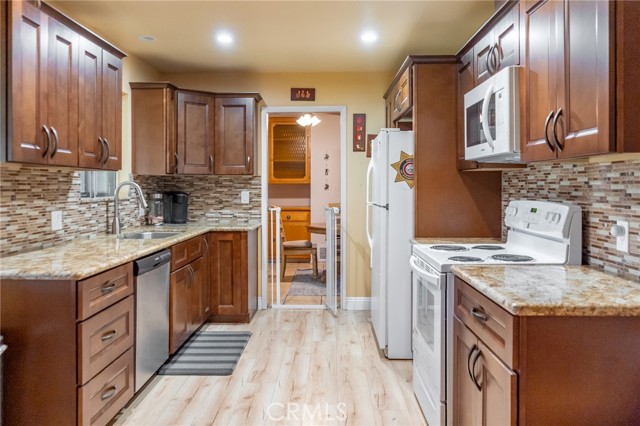 Detail Gallery Image 16 of 54 For 38239 Orchard, Cherry Valley,  CA 92223 - 3 Beds | 2 Baths